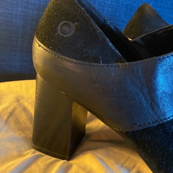 BORN Black heels with cute strap with elastic, size 8.5, NWOT, 3” heel - Picture 2 of 13